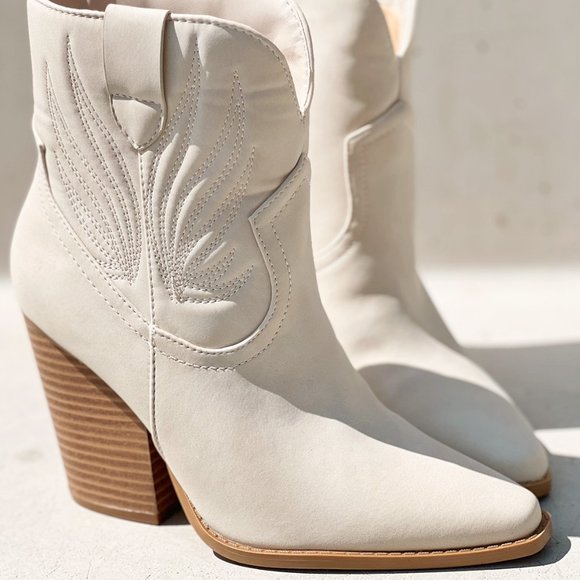 NEW Beige Distress Nubuck PU Western Cowboy Block Heel Ankle Booties Boots Shoe - Picture 10 of 12